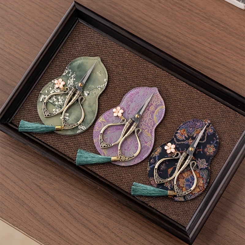 Embroidery Scissors Small - Tijeras de bordado vintage chinas con