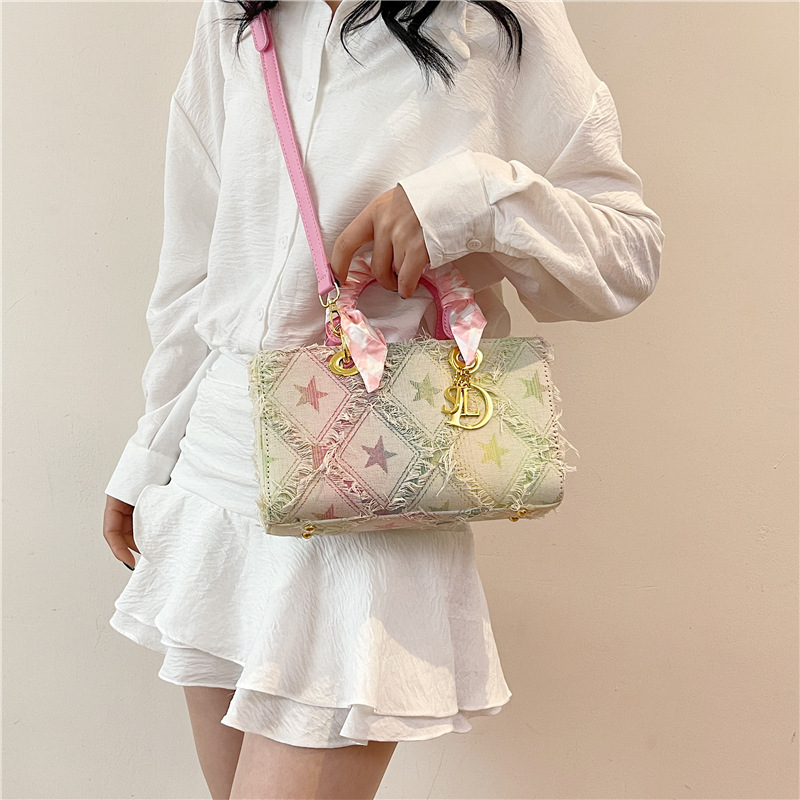 Y2K Nuevo bolso de mano Denim  - Embroidery Font reseña y precio