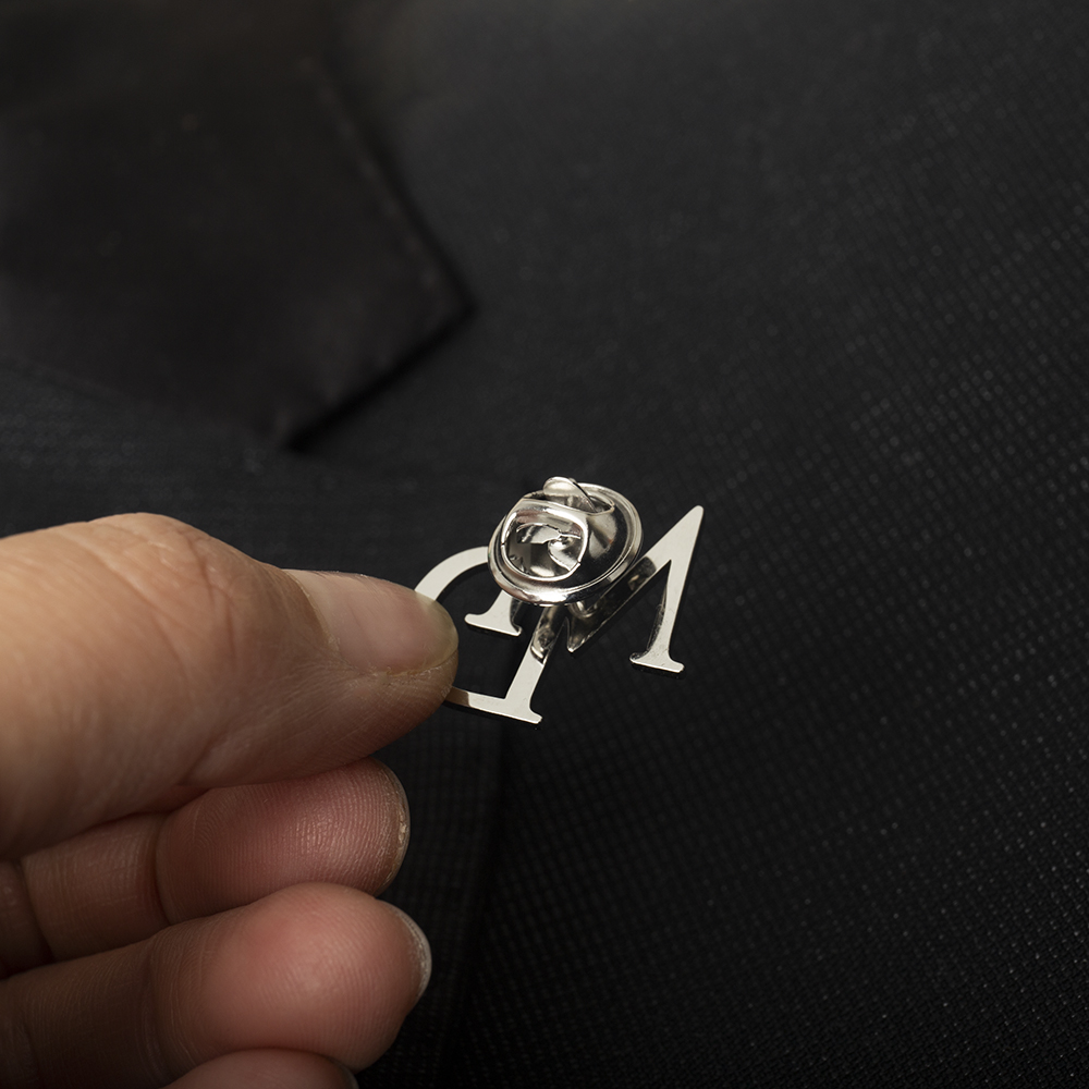 Broche con iniciales personali - Embroidery Name reseña y precio