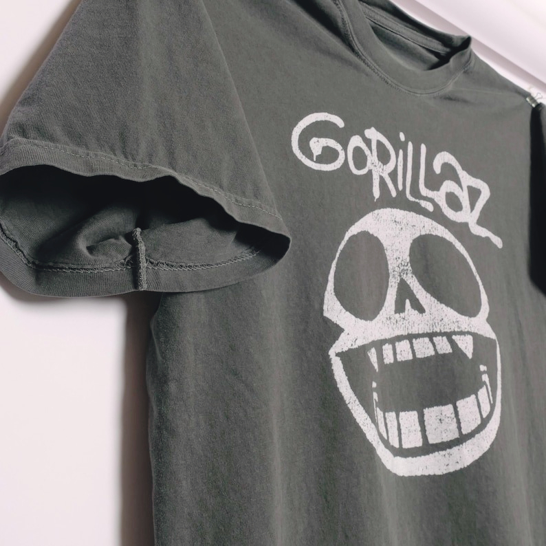 Camiseta de Manga Corta con Es - Embroidery Studio reseña y precio