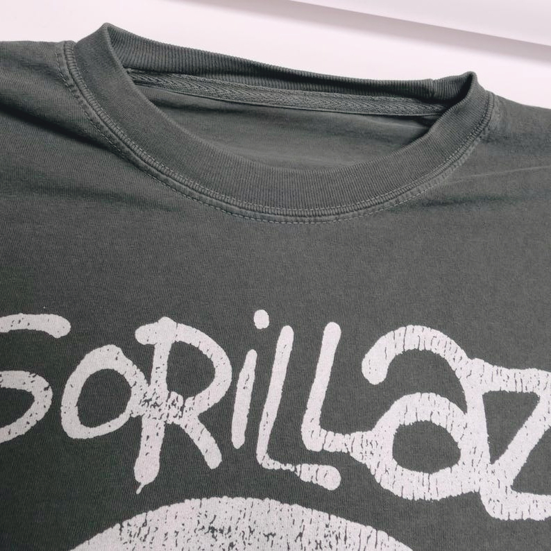 Camiseta de Manga Corta con Es - Embroidery Studio reseña y precio